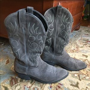 Men’s cowboy boots, size 9 EW